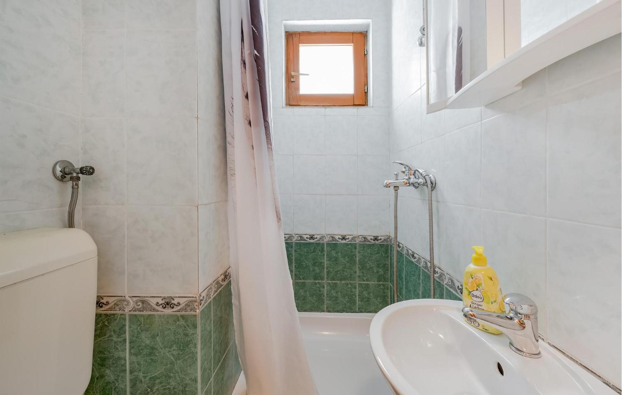1 Bedroom Stunning Apartment In Primošten Εξωτερικό φωτογραφία