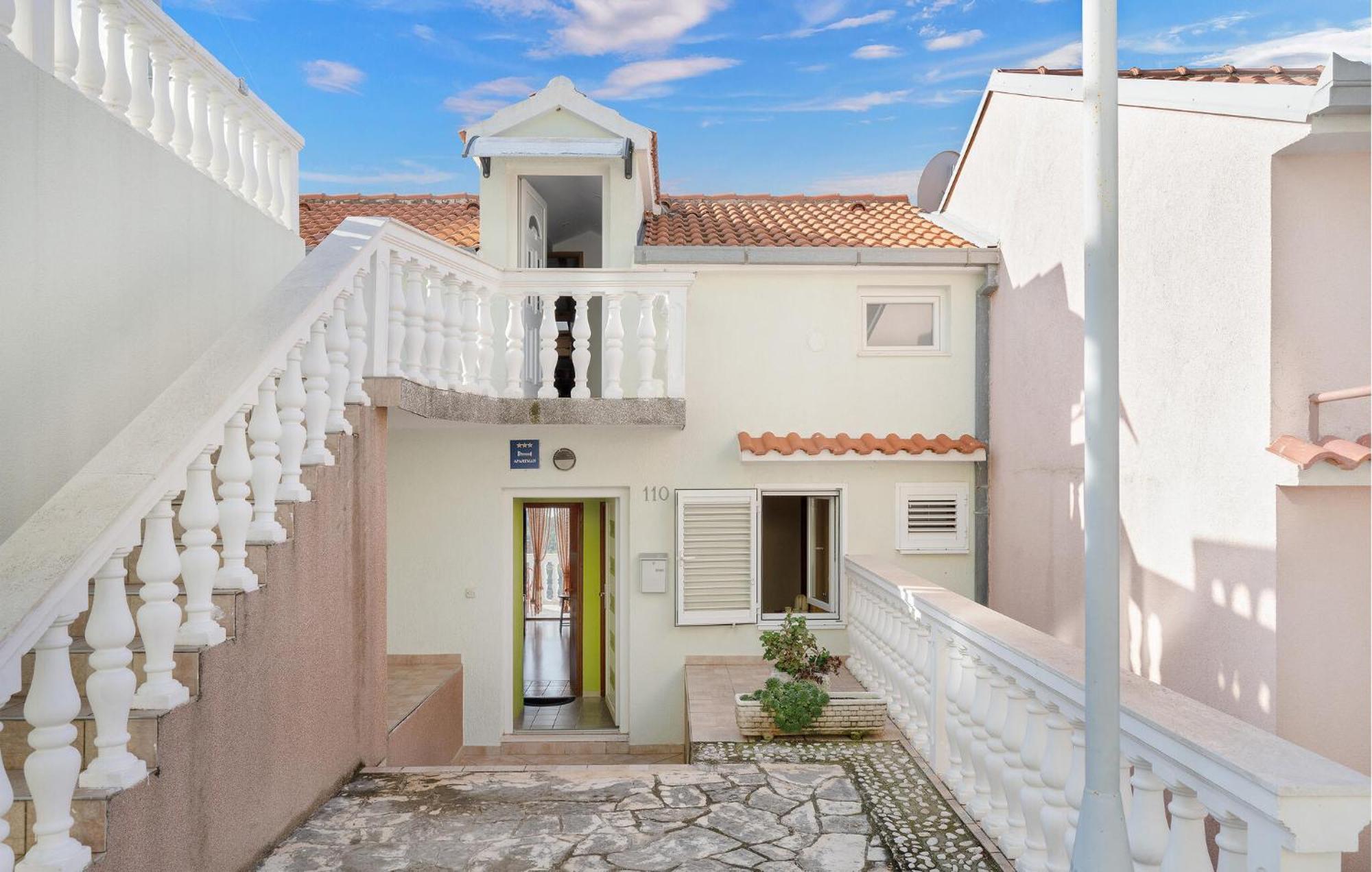 1 Bedroom Stunning Apartment In Primošten Εξωτερικό φωτογραφία